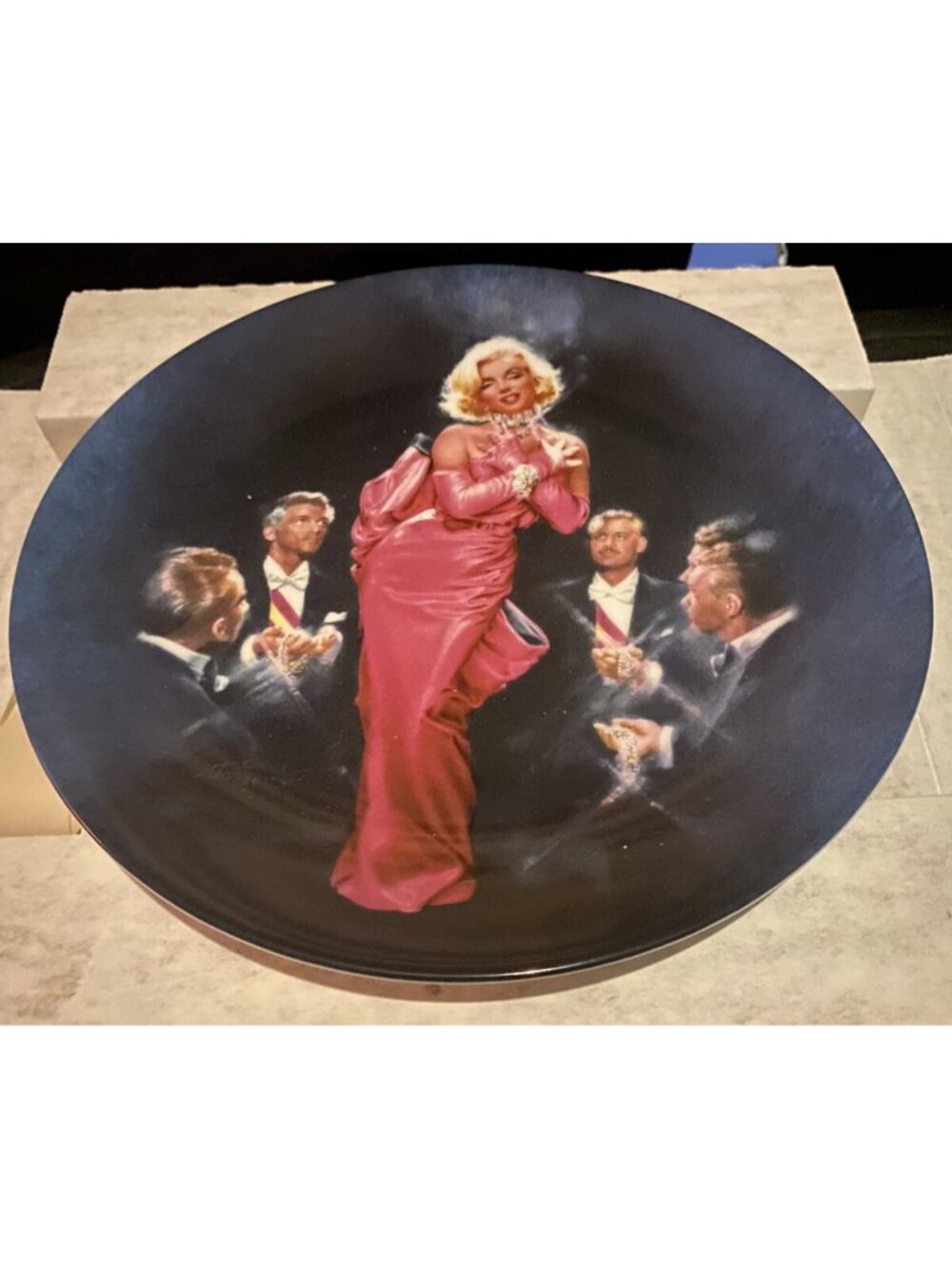 Marilyn Monroe Decor. Officially Licensed Collection Plate.With Box & Packaging